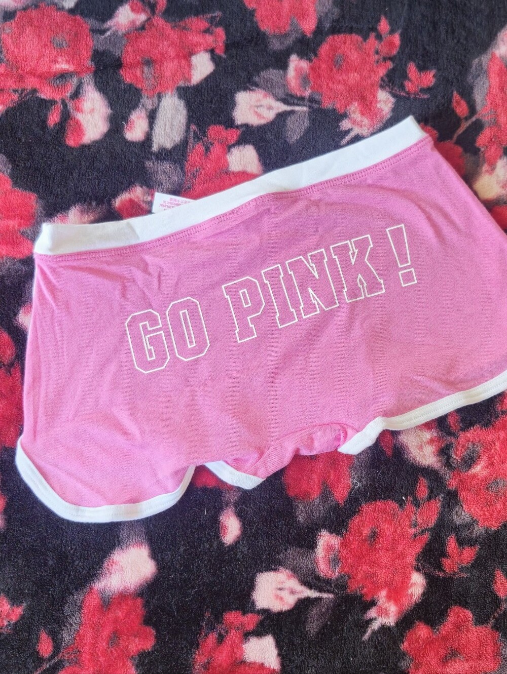 PINK VS Shortie Size Small NWT